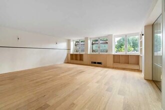 Office in Paris for lease Interior Photo- Image 1 of 42