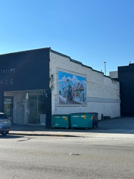 108 N Meridian, Puyallup, WA à louer - Photo du bâtiment - Image 2 de 4