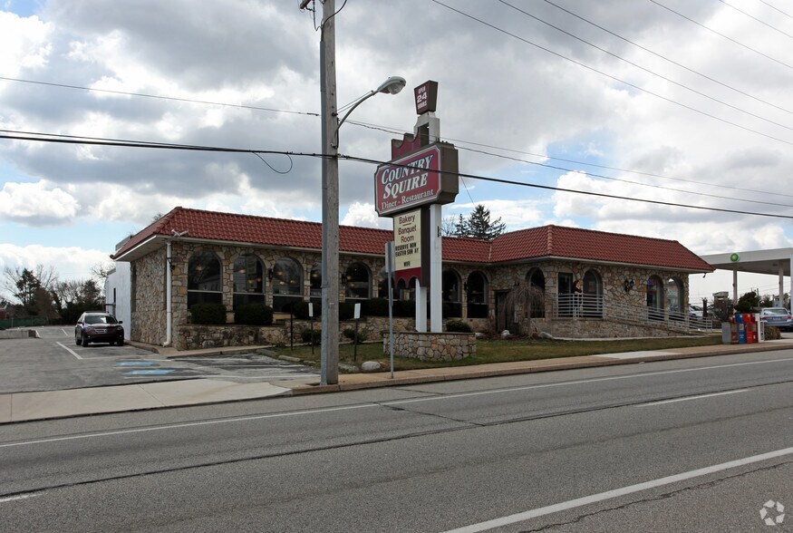 2560 W West Chester Pike, Broomall, PA à vendre - Photo du bâtiment - Image 3 de 8