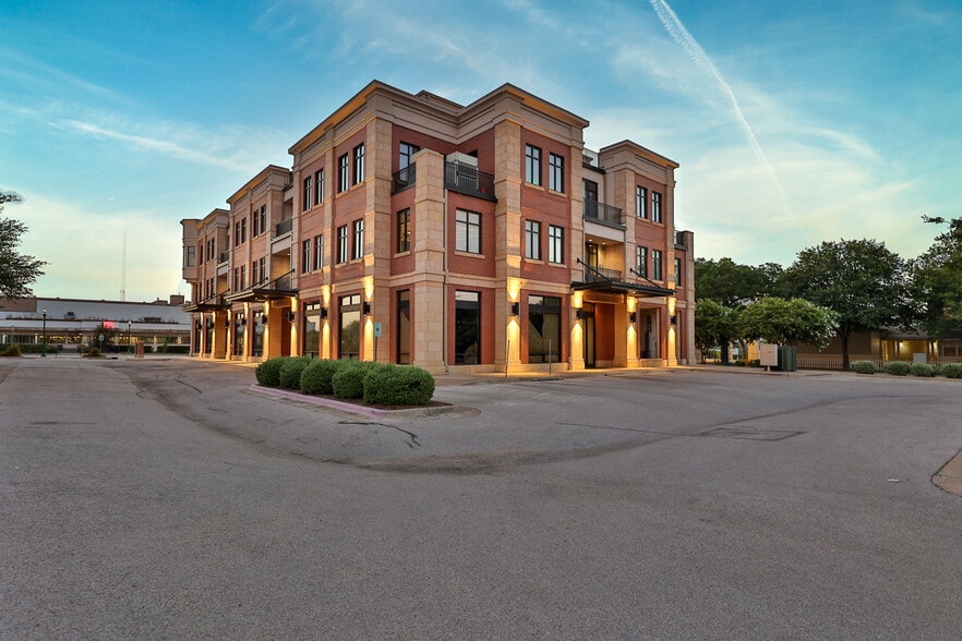 501 S Austin Ave, Georgetown, TX à louer - Photo du bâtiment - Image 2 de 4