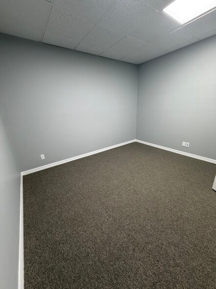 555 Parque Dr, Ormond Beach, FL à louer - Photo intérieure - Image 3 de 10