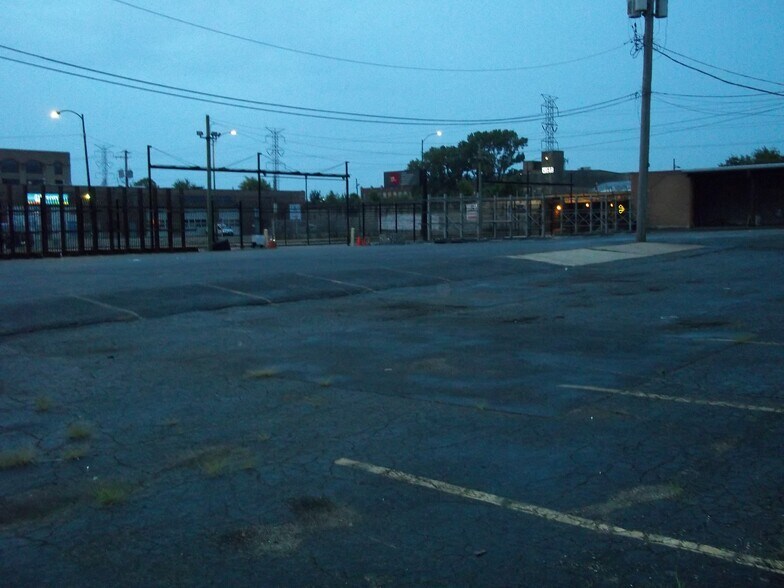 430 N Damen Ave, Chicago, IL à louer - Photo du bâtiment - Image 3 de 10