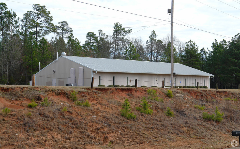 4220 Springdale Dr, Clinton, SC for sale - Primary Photo - Image 1 of 1