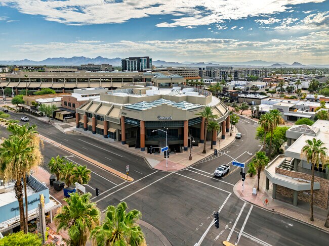 Plus de détails pour 4301 N Scottsdale Rd, Scottsdale, AZ - Bureau/Commerce de détail à louer