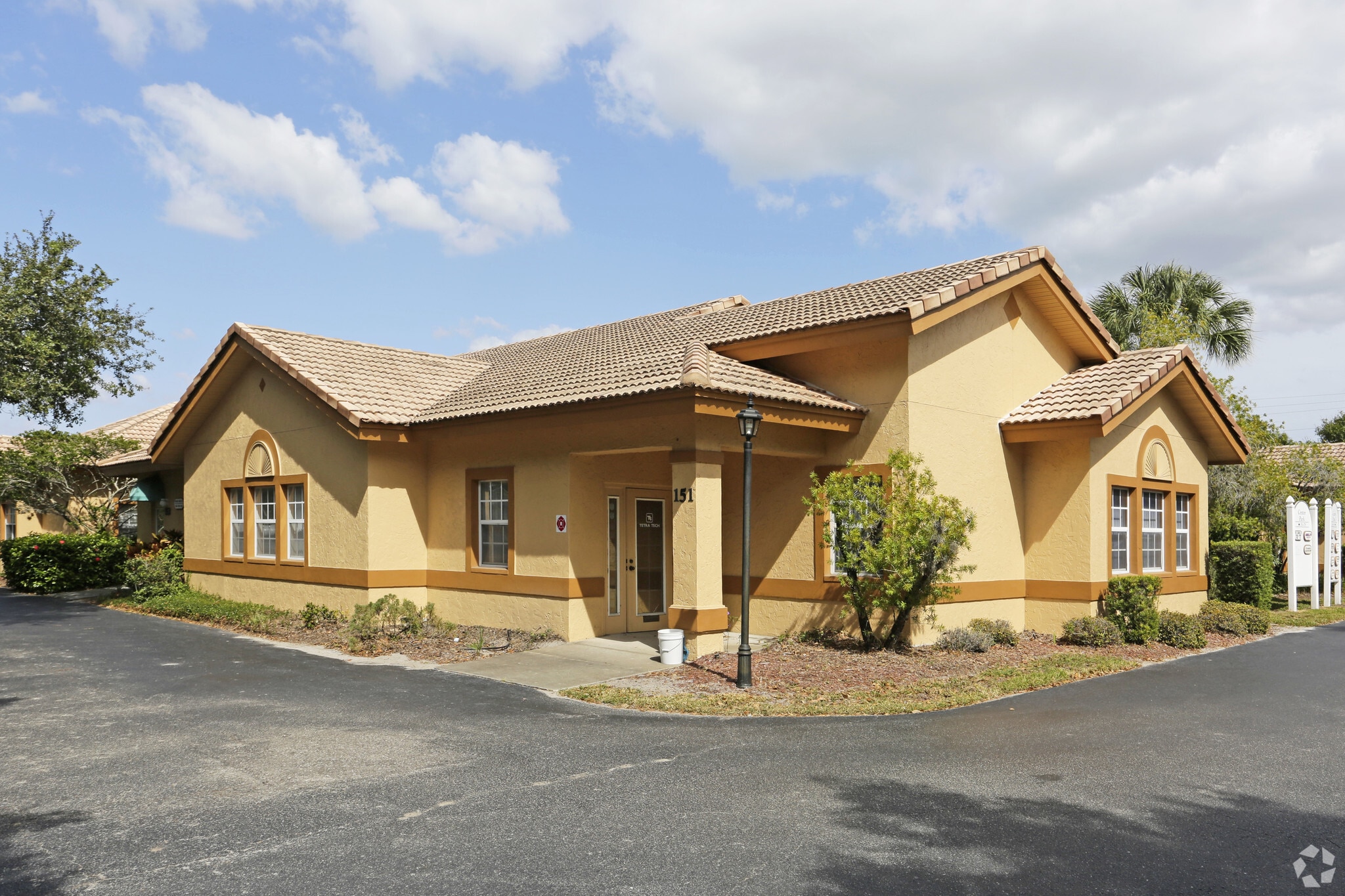 151-153 Center Rd, Venice, FL for sale Primary Photo- Image 1 of 21