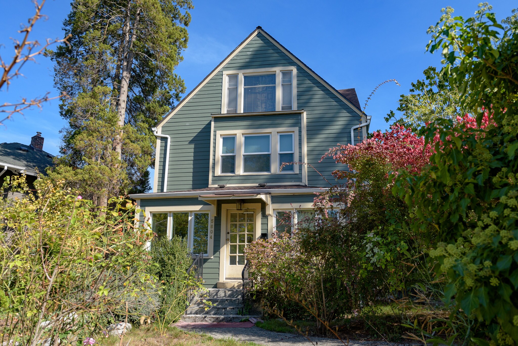 5604 17th Ave NE, Seattle, WA for sale Primary Photo- Image 1 of 12
