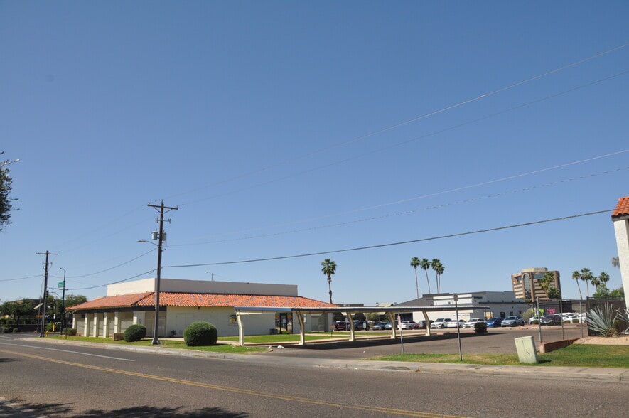 4550 E Thomas Rd, Phoenix, AZ for sale - Building Photo - Image 3 of 6