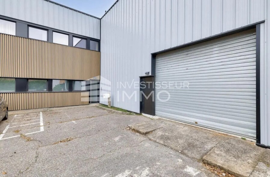 Flex in Villeneuve-la-Garenne for lease - Building Photo - Image 1 of 6