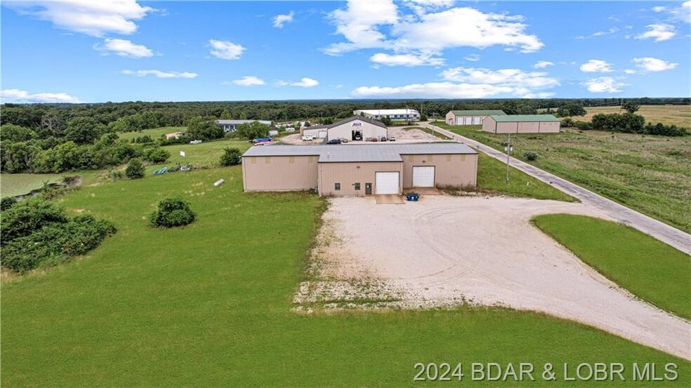 744 Keystone Industrial Park dr, Camdenton, MO à louer - Photo du bâtiment - Image 3 de 15