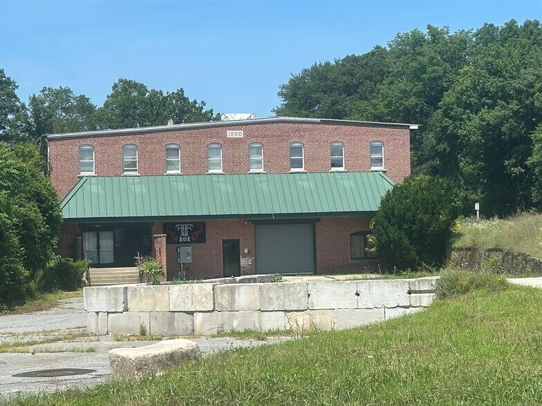 444 Hartford Pike, Dayville, CT à vendre - Photo du bâtiment - Image 1 de 34