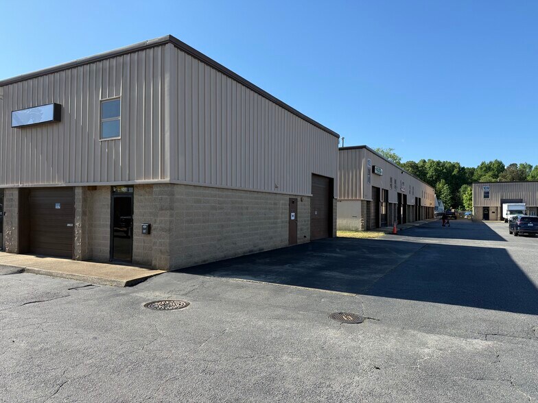 101 S First Colonial Rd, Virginia Beach, VA à vendre - Photo du bâtiment - Image 2 de 4