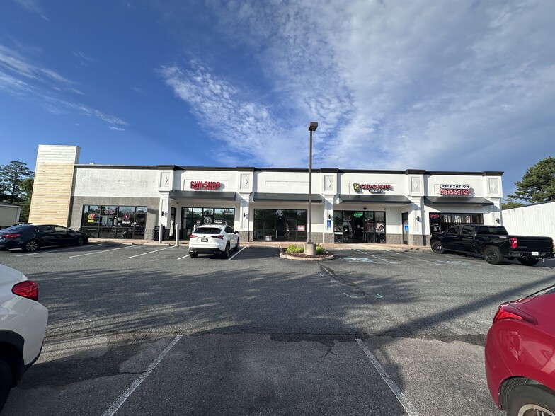 1100 Cedar Rd, Chesapeake, VA for lease - Building Photo - Image 1 of 5