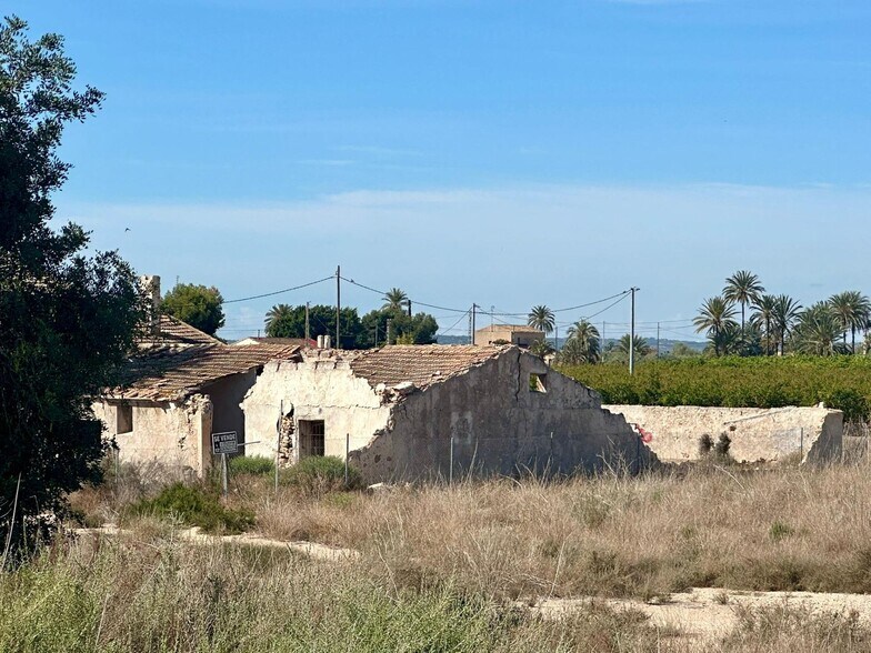 Industrial in Elche for sale - Building Photo - Image 2 of 6