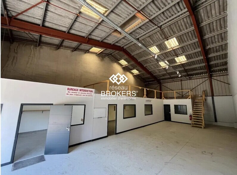 Industrial in Gémenos for lease - Interior Photo - Image 1 of 5