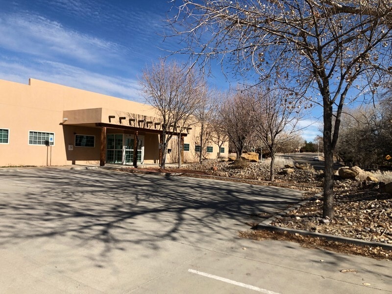1800 E 30th St, Farmington, NM for lease Primary Photo- Image 1 of 18