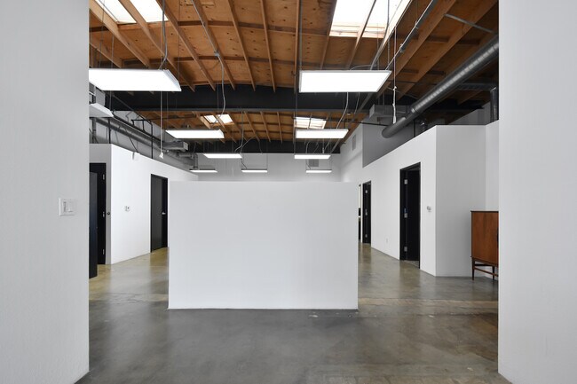 More details for 1738-1740 Cordova St, Los Angeles, CA - Flex for Lease