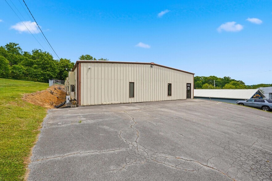 104 Center St, Gray, TN à vendre - Photo du bâtiment - Image 3 de 28