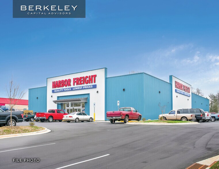17150 Bear Valley Rd, Victorville, CA à vendre - Photo du bâtiment - Image 1 de 3