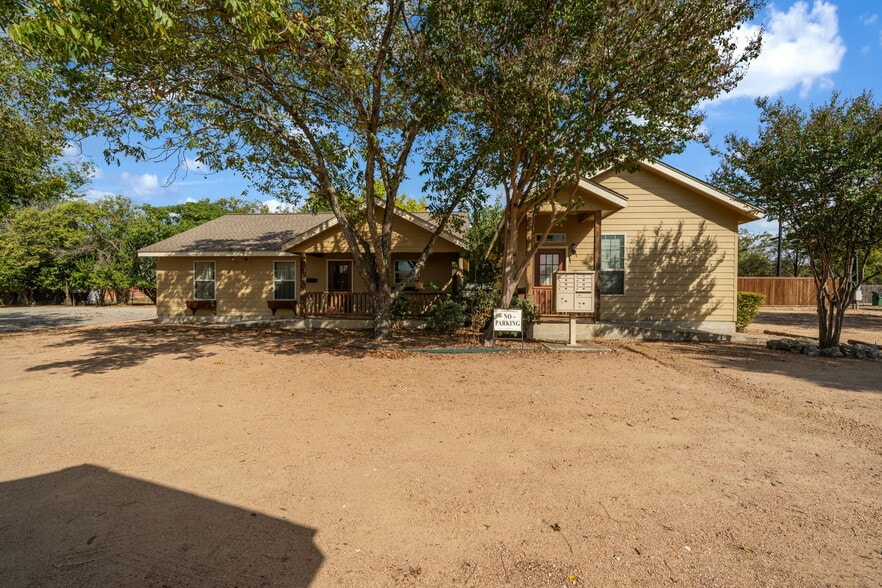 916, 920, 926, 930 E Blanco Road portfolio of 4 properties for sale on LoopNet.ca - Building Photo - Image 2 of 65