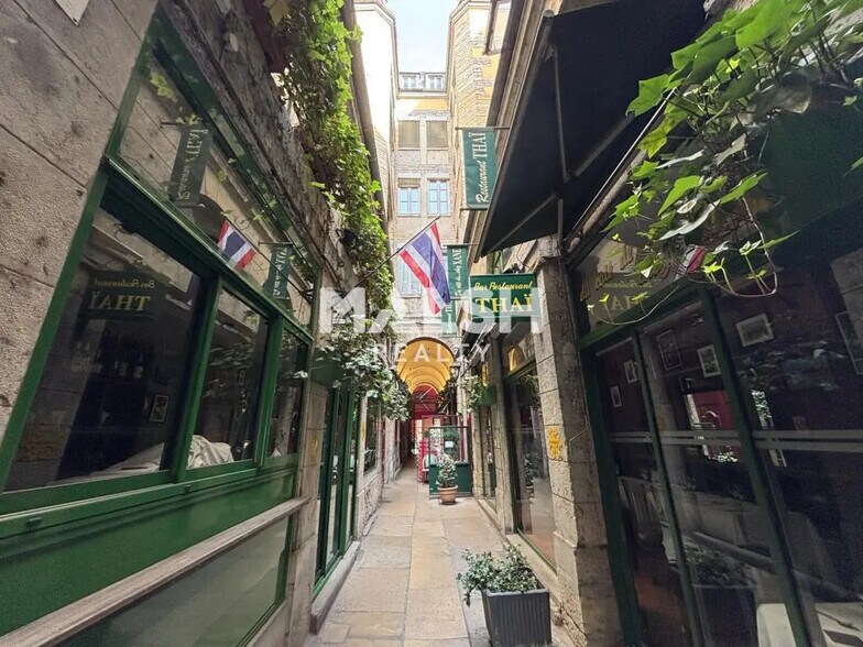 Bureau dans Lyon à louer - Photo du bâtiment - Image 3 de 10