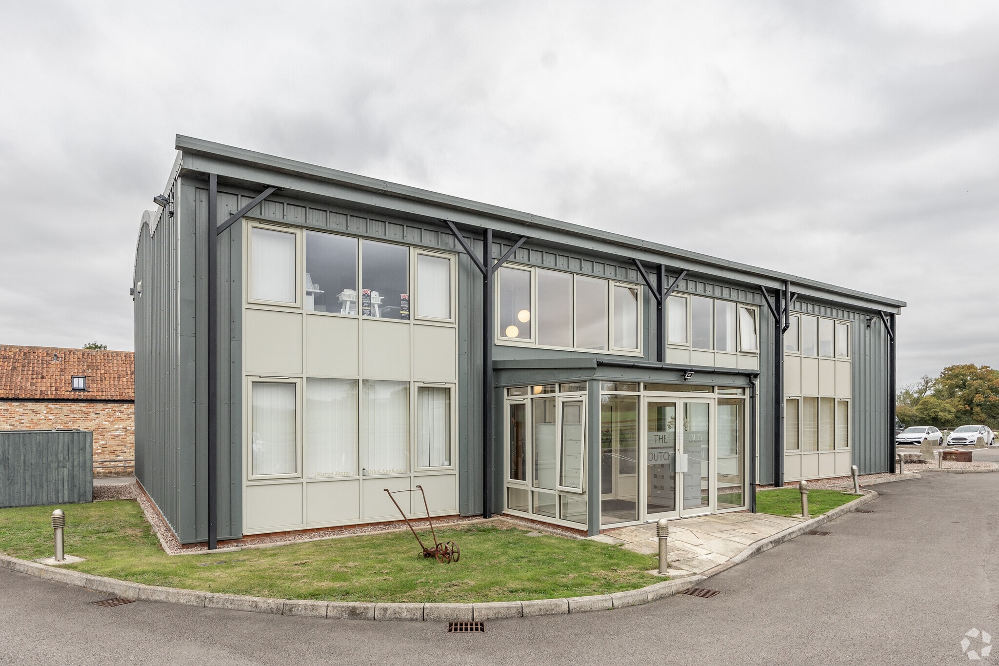 Dutch Barn, Stonehouse for lease Primary Photo- Image 1 of 9