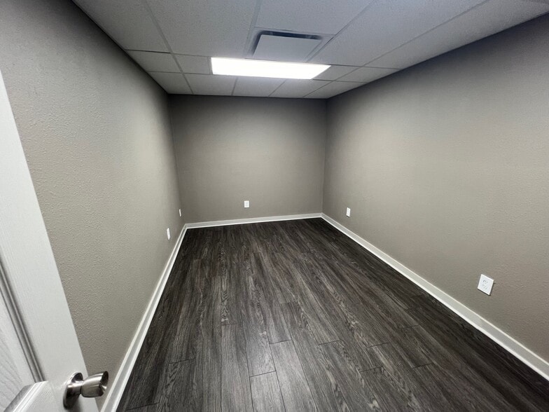 222 Hereford Rd, Corpus Christi, TX for lease - Building Photo - Image 3 of 11