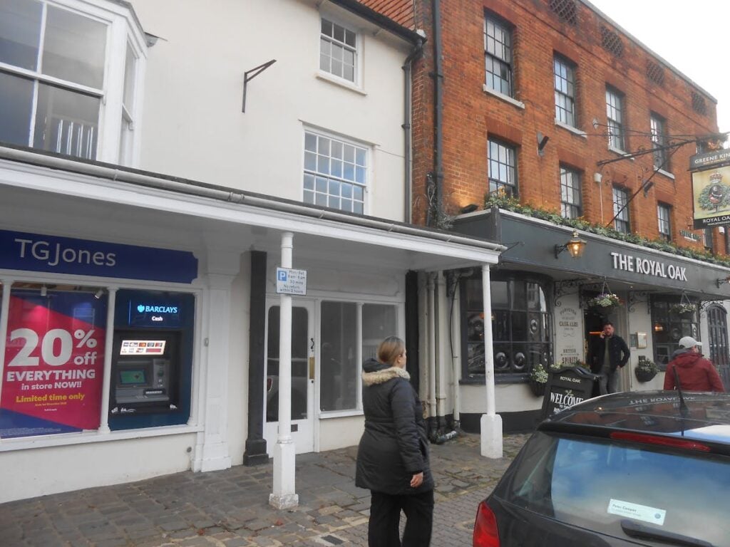 110-110A High St, Marlborough à louer Photo du bâtiment- Image 1 de 2