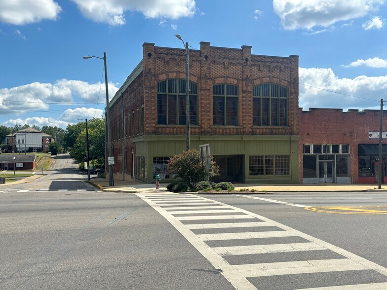 200 Battle St W, Talladega, AL à louer - Photo du b timent - Image 1 de 4