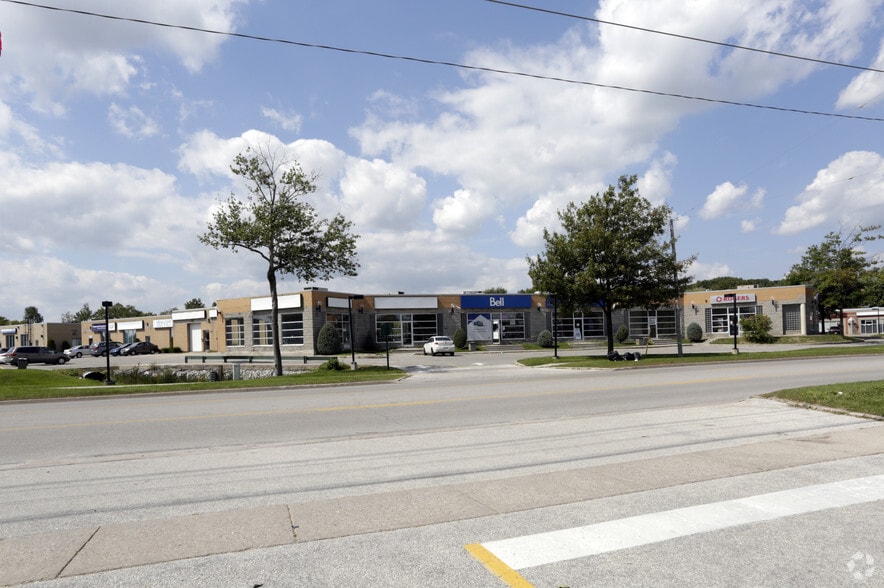 29-35 Cedar Pointe Dr, Barrie, ON for lease - Primary Photo - Image 2 of 11