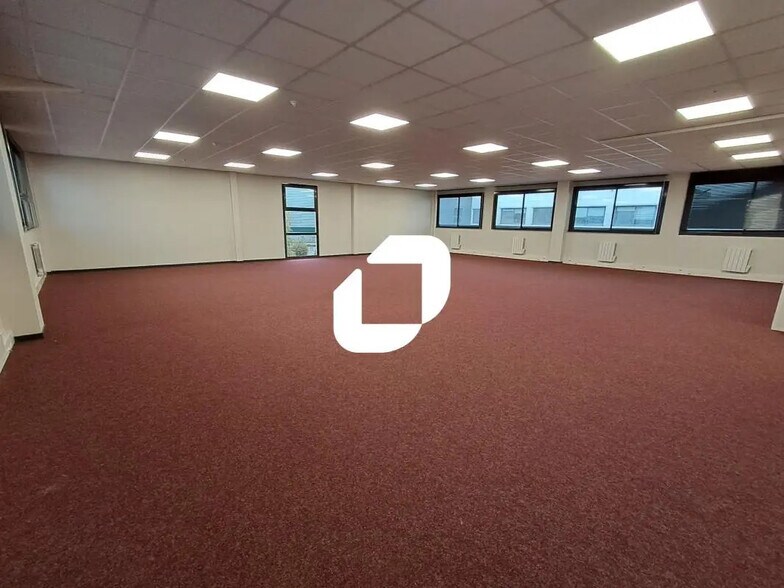 463 Rue Des Clauwiers, Seclin for lease - Building Photo - Image 2 of 9