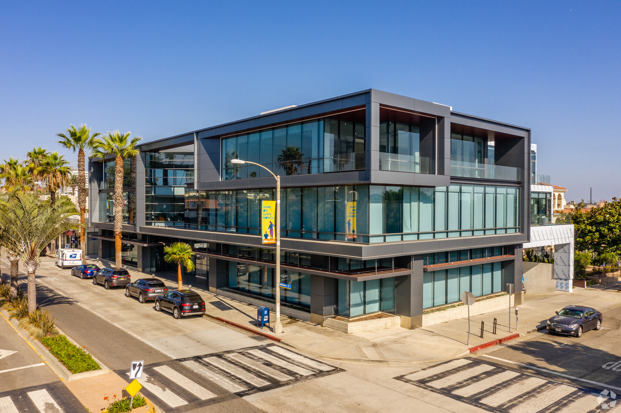 900 Wilshire Blvd, Santa Monica, CA for lease Primary Photo- Image 1 of 10