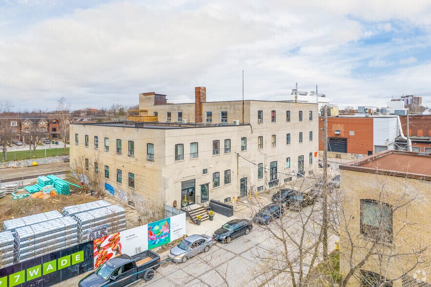 87 Wade Ave, Toronto, ON à louer - Photo du bâtiment - Image 2 de 10