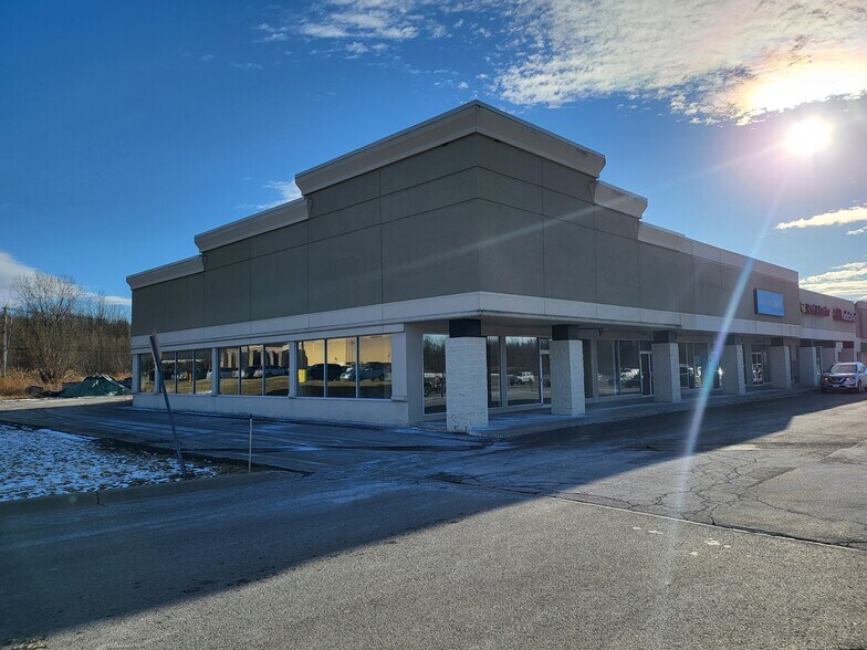 6740 State Route 31 E, Newark, NY à louer - Photo du bâtiment - Image 2 de 47