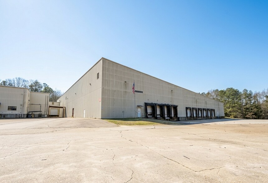 130 Coby Dr, Magee, MS à louer - Photo du bâtiment - Image 2 de 5