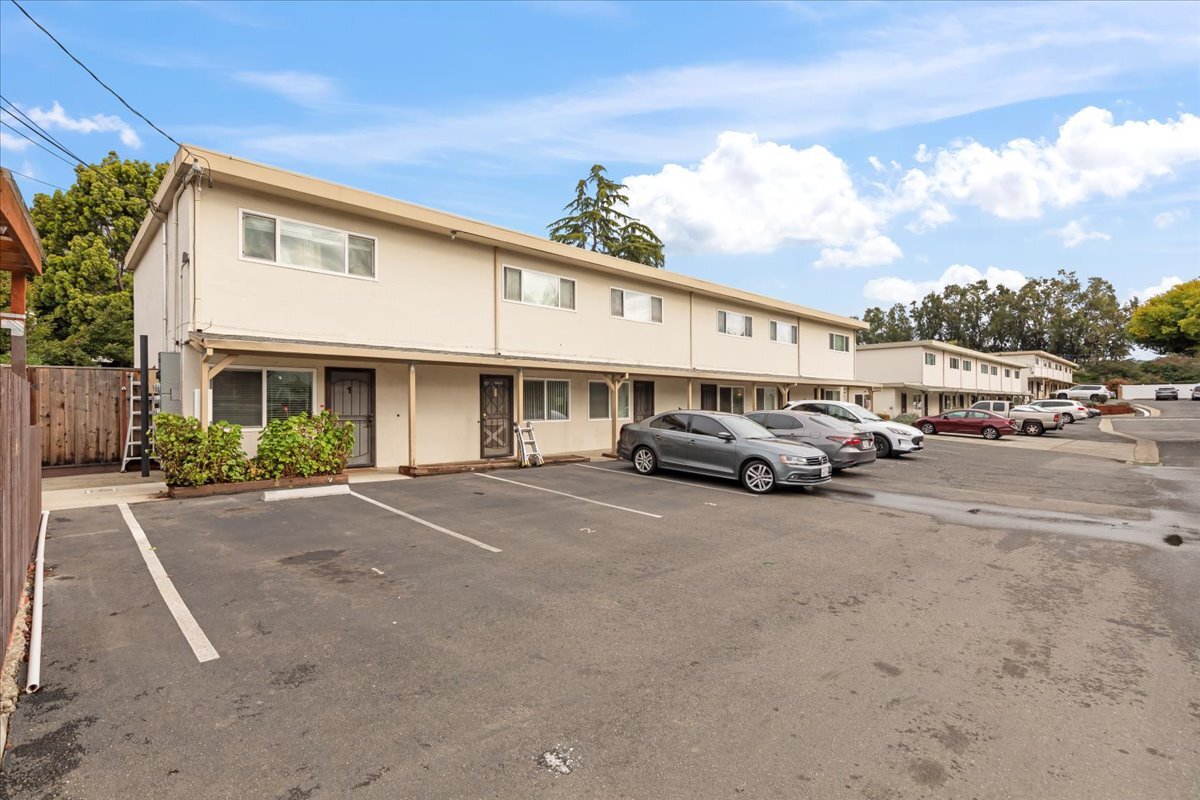 20324 Forest Ave, Castro Valley, CA à vendre Photo principale- Image 1 de 18