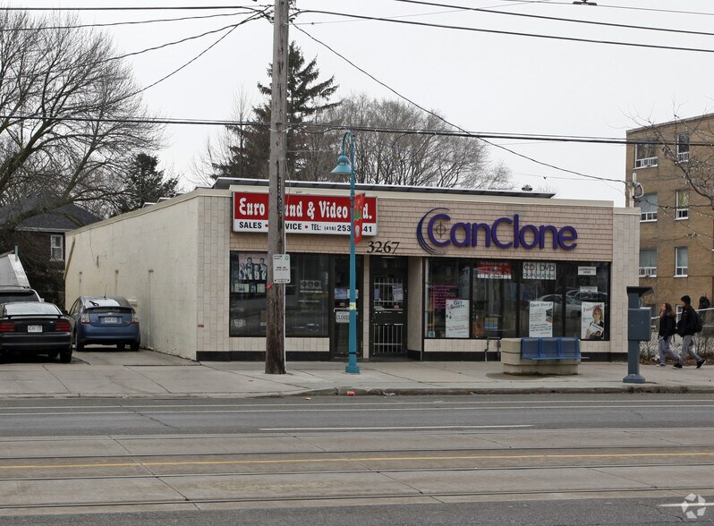 3267 Lake Shore Blvd W, Toronto, ON à vendre - Photo principale - Image 1 de 27