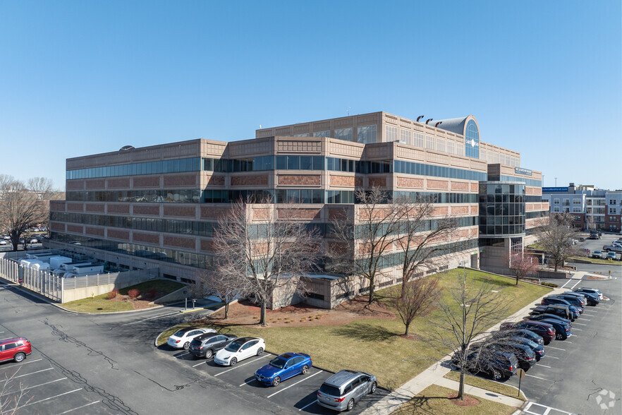 1 Cabot Rd, Medford, MA for lease - Building Photo - Image 1 of 4