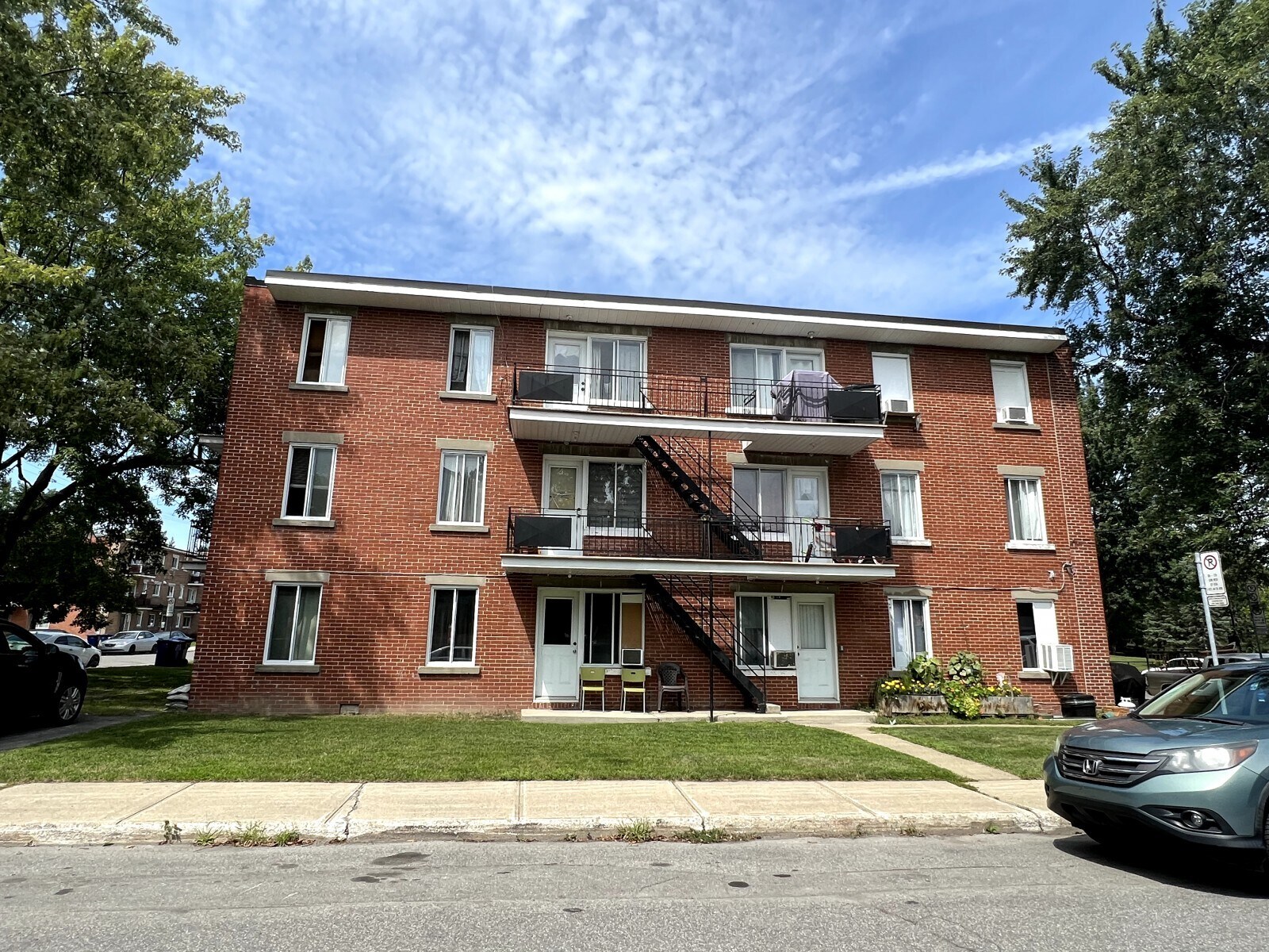 50 Boul Léger, Laval, QC for sale Primary Photo- Image 1 of 1