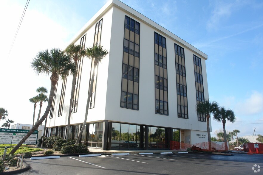 140 S Atlantic Ave, Ormond Beach, FL à louer - Photo du bâtiment - Image 2 de 32