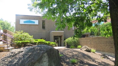 318-320 Bear Hill Rd, Waltham, MA for lease Building Photo- Image 2 of 7