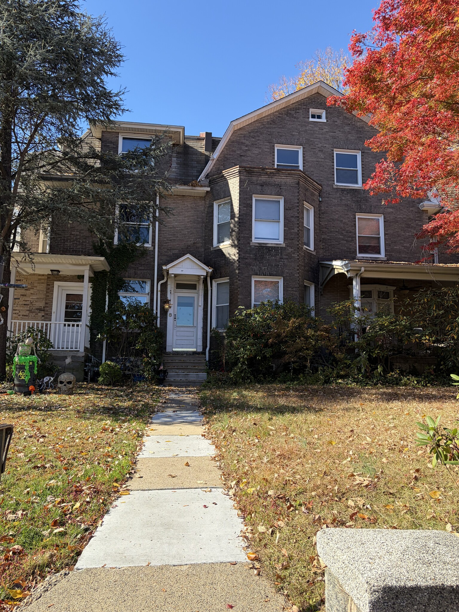 8 Runnemede Ave, Lansdowne, PA for sale Primary Photo- Image 1 of 12