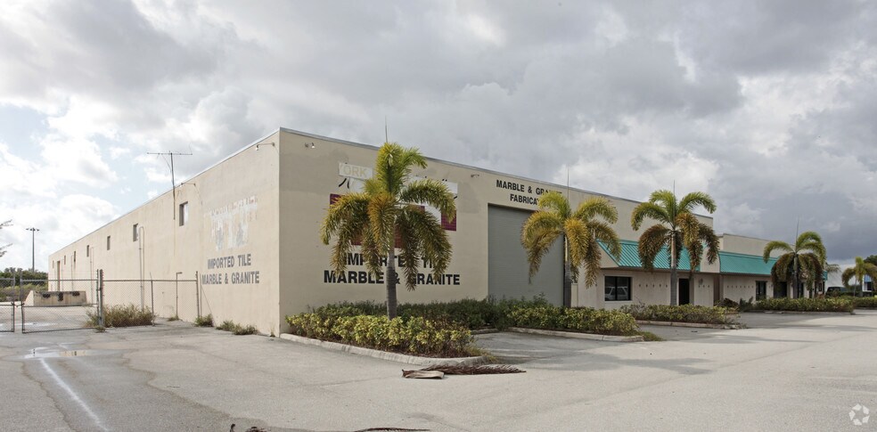 3300 45th St, West Palm Beach, FL for lease - Primary Photo - Image 1 of 5