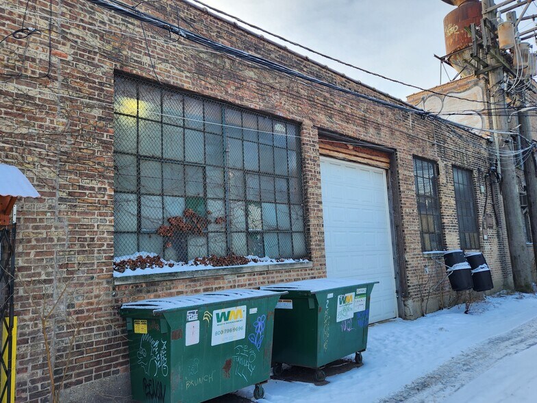 2328 W Nelson St, Chicago, IL à louer - Photo du bâtiment - Image 2 de 6