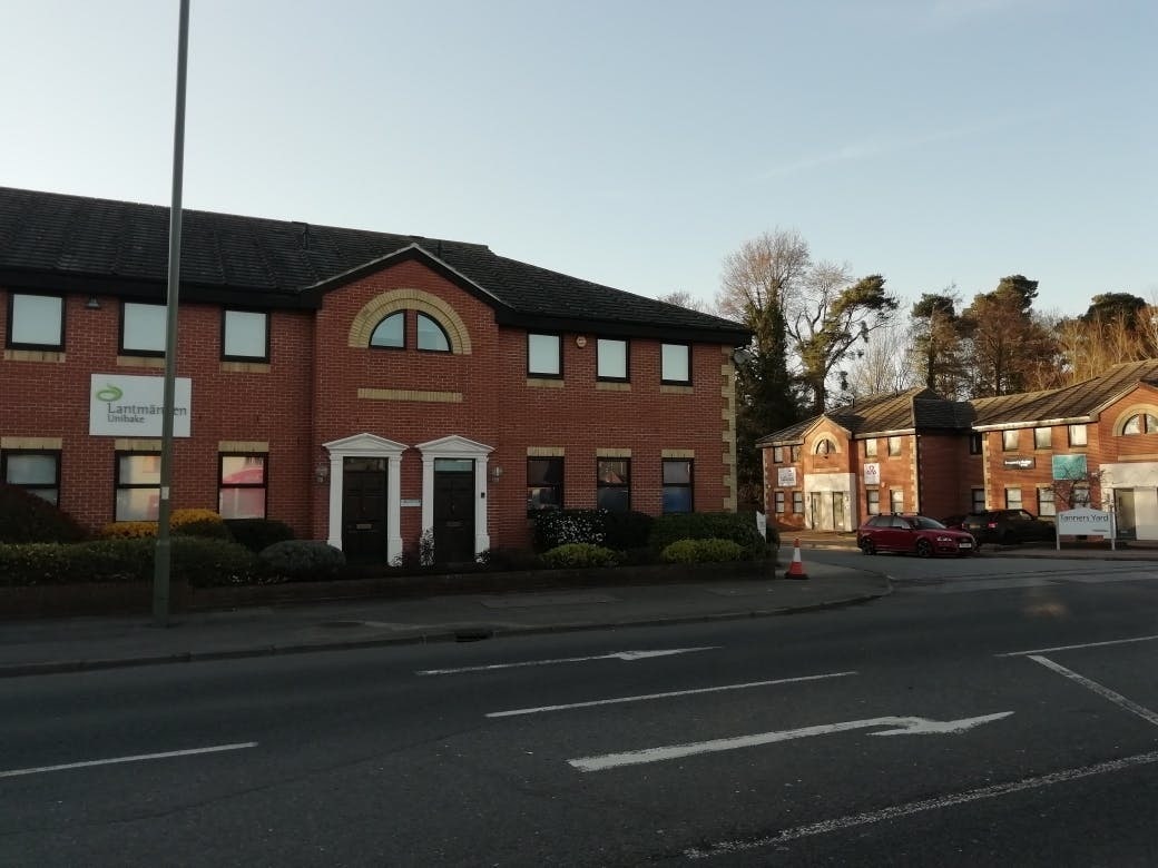 London Rd, Bagshot for lease Building Photo- Image 1 of 7
