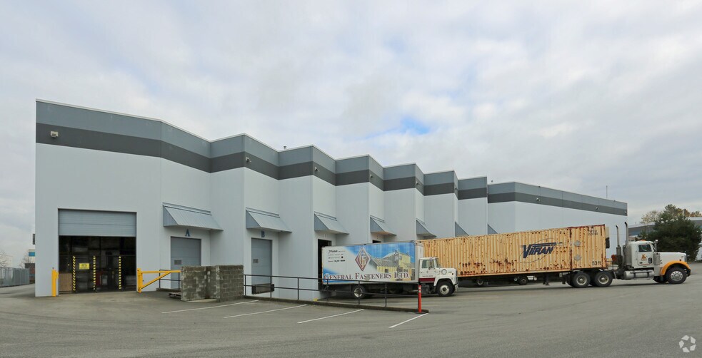 6755 Dennett Pl, Delta, BC à louer - Photo du bâtiment - Image 2 de 7