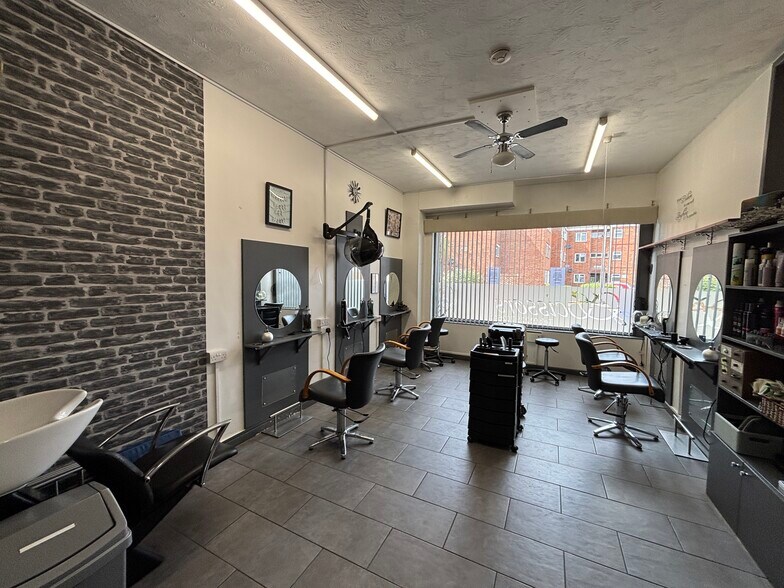 2A Churchill Av, Melksham à vendre - Photo du bâtiment - Image 2 de 5