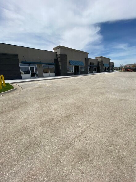 4720 W Huntington Ave, Lincoln, NE à louer - Photo du bâtiment - Image 2 de 5