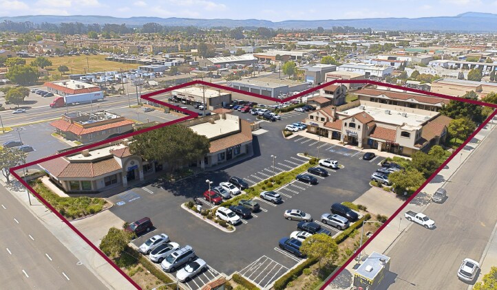 Pine Tree Plaza Shopping Center portefeuille de 2 propriétés à vendre sur LoopNet.ca - Photo du bâtiment - Image 1 de 47