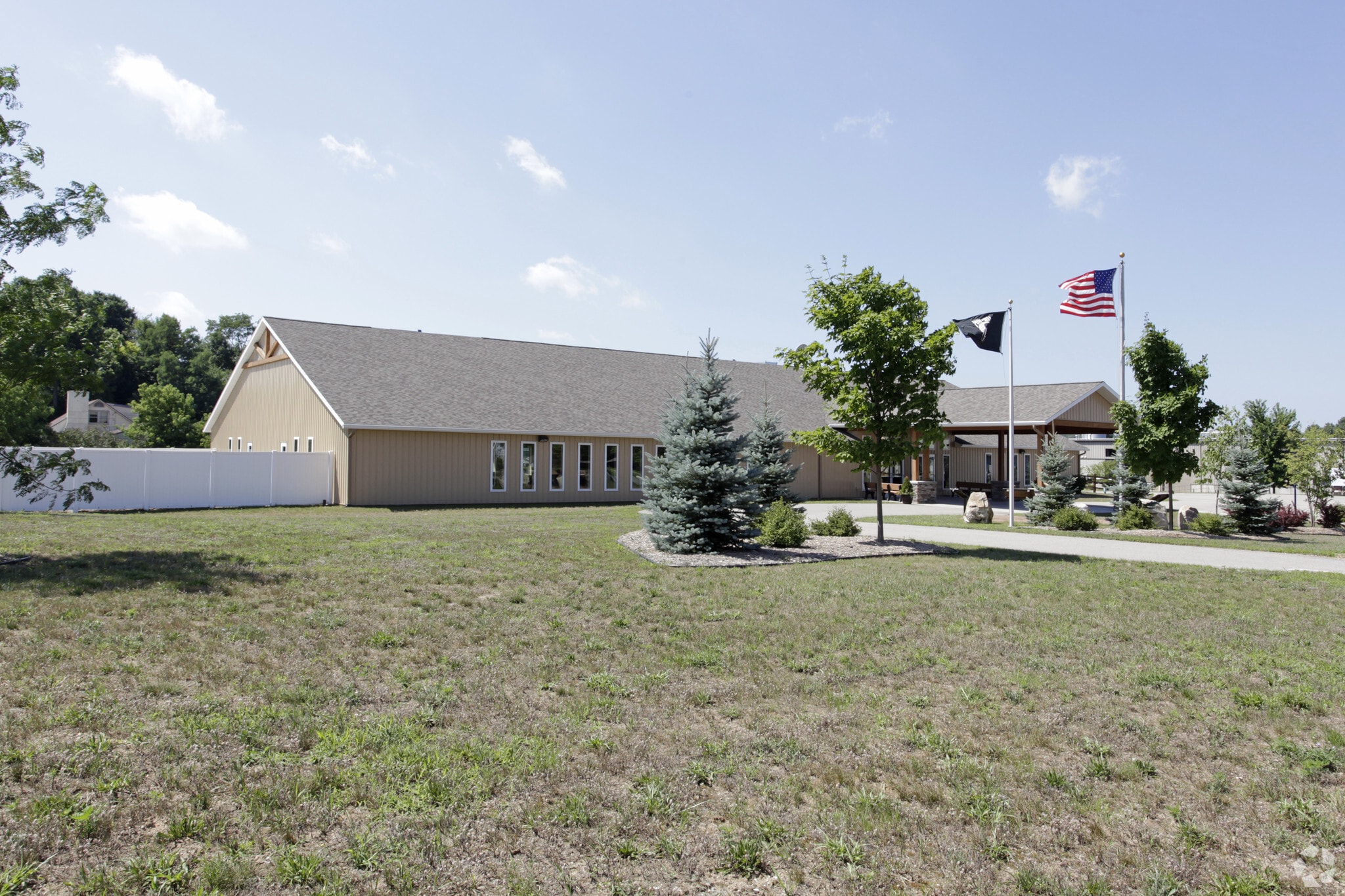 330 Rockford Park Dr, Rockford, MI for sale Primary Photo- Image 1 of 4