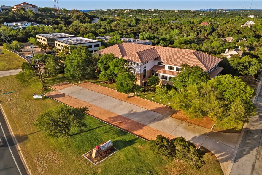 7000 Bee Caves Rd, Austin, TX à louer - Photo du bâtiment - Image 1 de 26